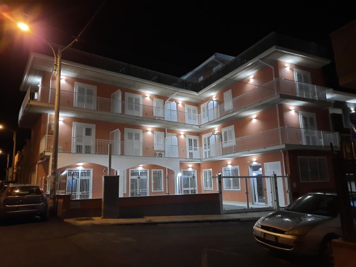 B&B Oasi Perla Del Mare Aci Castello Exterior foto